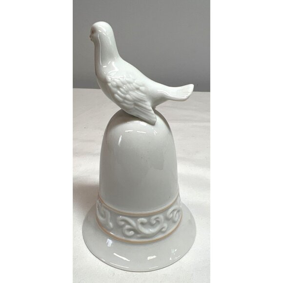 Ceramic Bird Figurine Bell By Avon 1981 No Chips - Picture 3 of 4